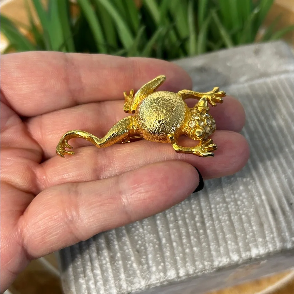 Frog brooch vintage M Jent Textured Gold Tone Rhinestone Frog Brooch pin